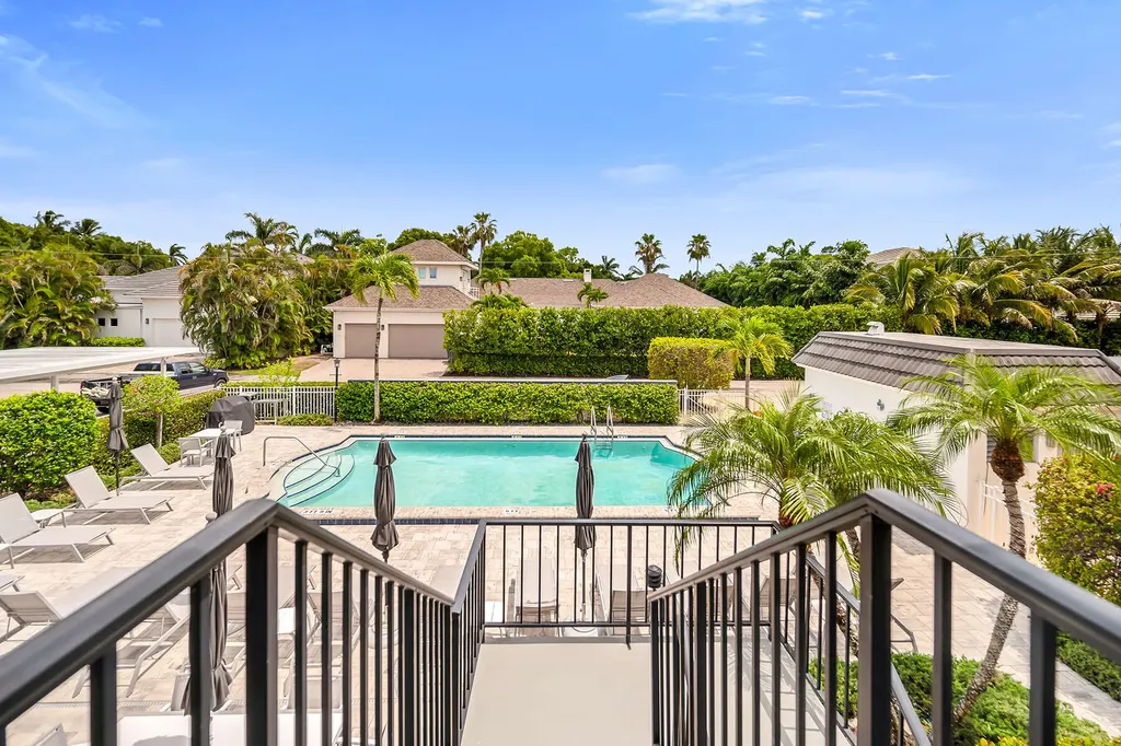 290 Banyan Boulevard Naples FL 34102