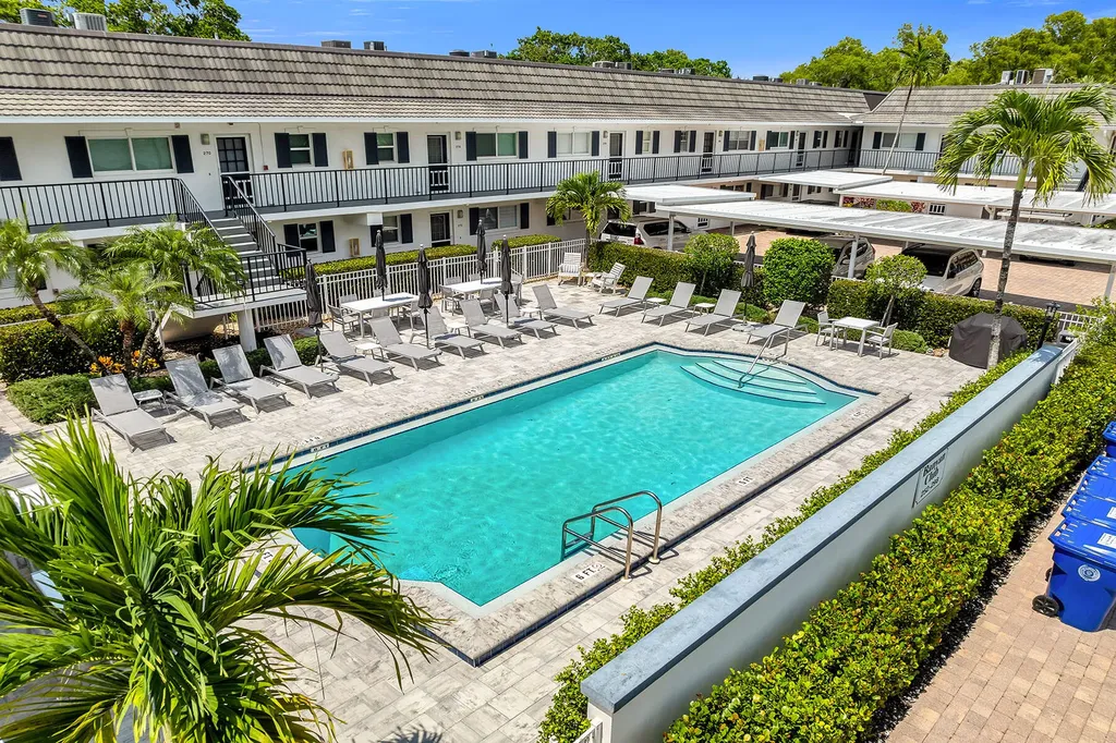 290 Banyan Boulevard Naples FL 34102