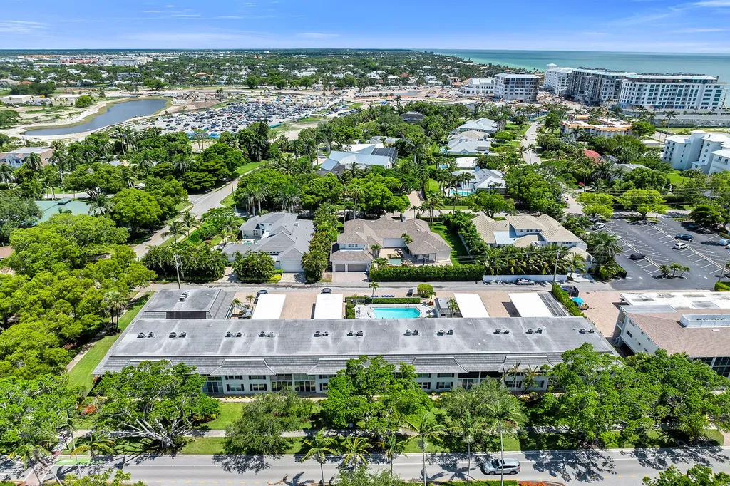 290 Banyan Boulevard Naples FL 34102