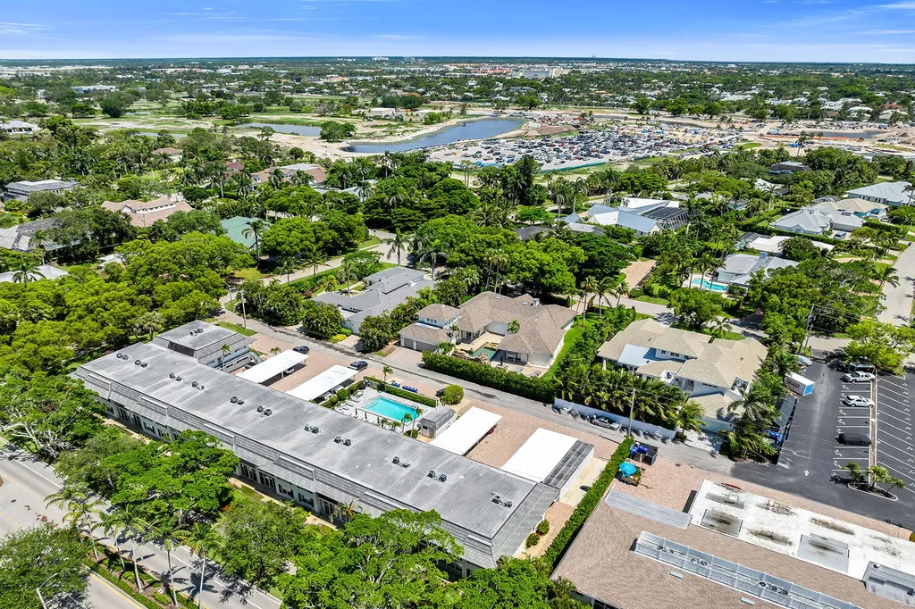 290 Banyan Boulevard Naples FL 34102