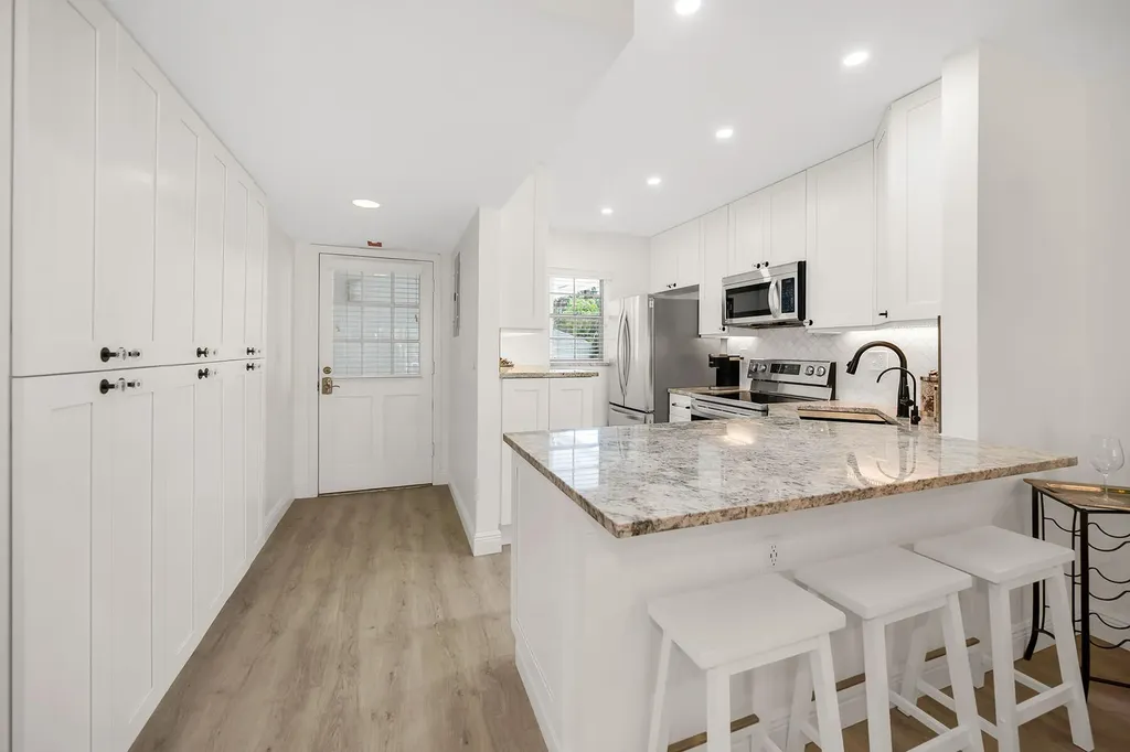 290 Banyan Boulevard Naples FL 34102