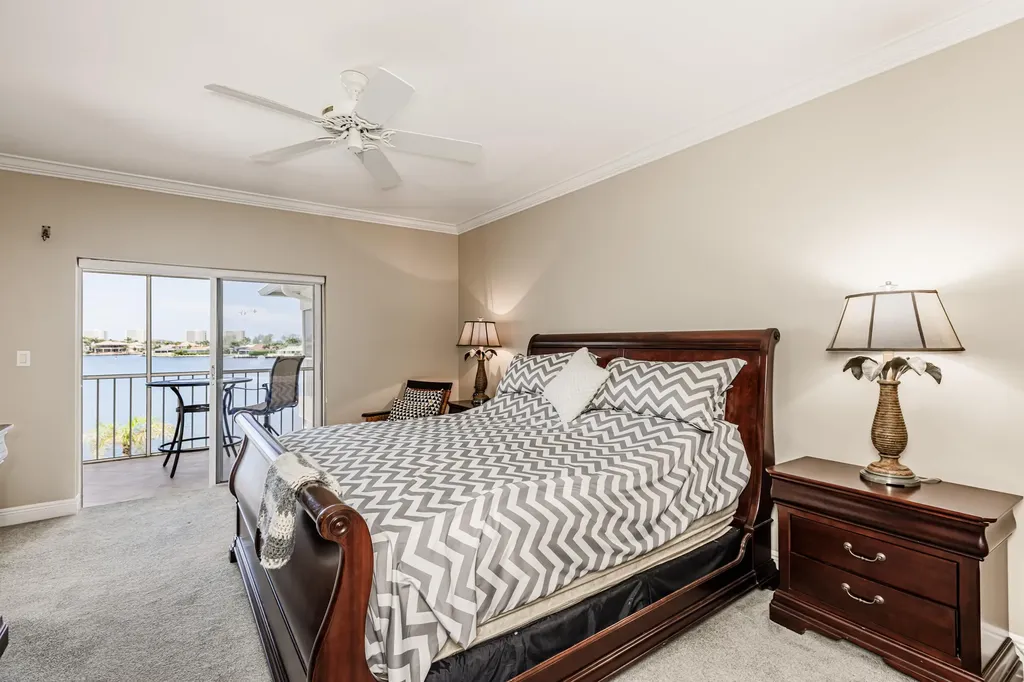 816 W Elkcam Marco Island FL 34145