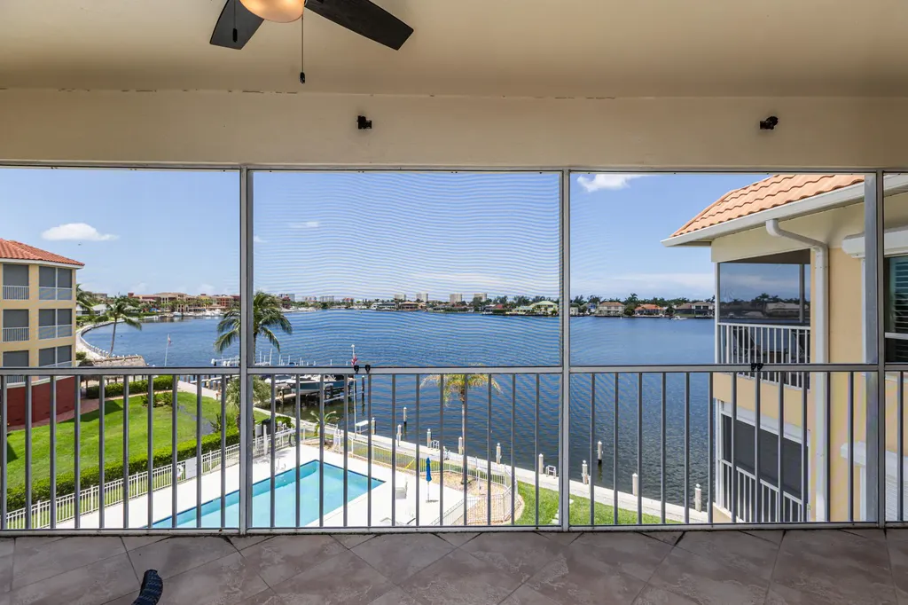 816 W Elkcam Marco Island FL 34145