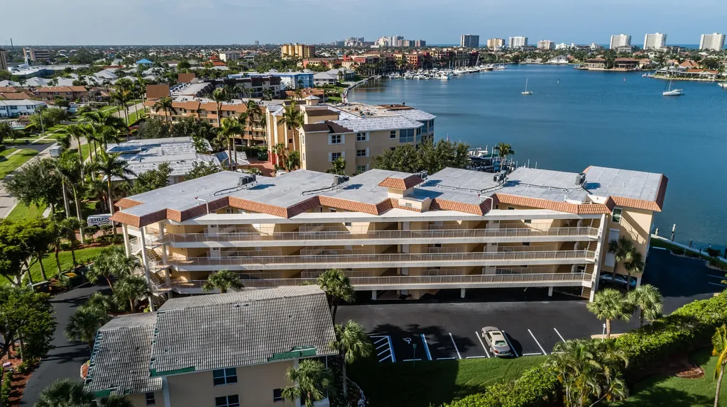 816 W Elkcam Marco Island FL 34145