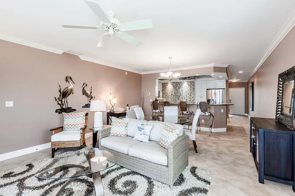 816 W Elkcam Marco Island FL 34145