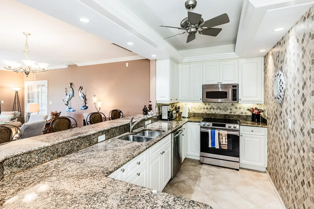 816 W Elkcam Marco Island FL 34145