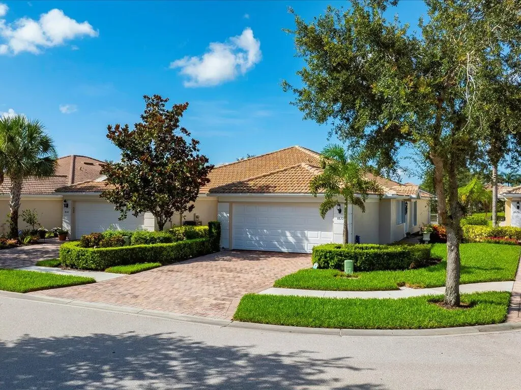 8672 Genova Court Naples FL 34114