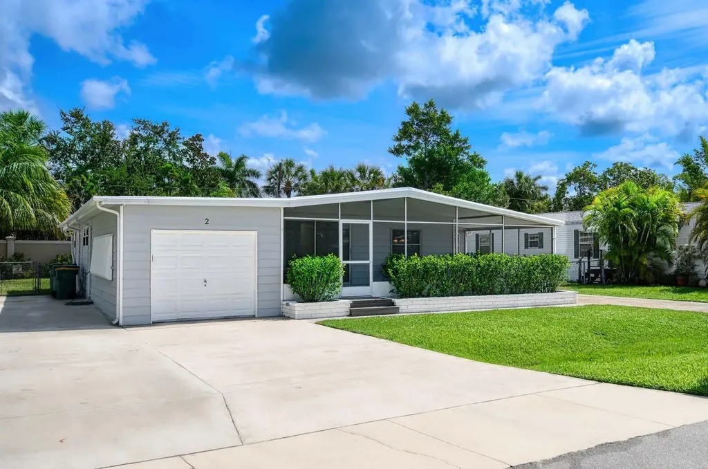 2 Sonderhen Drive Naples FL 34114