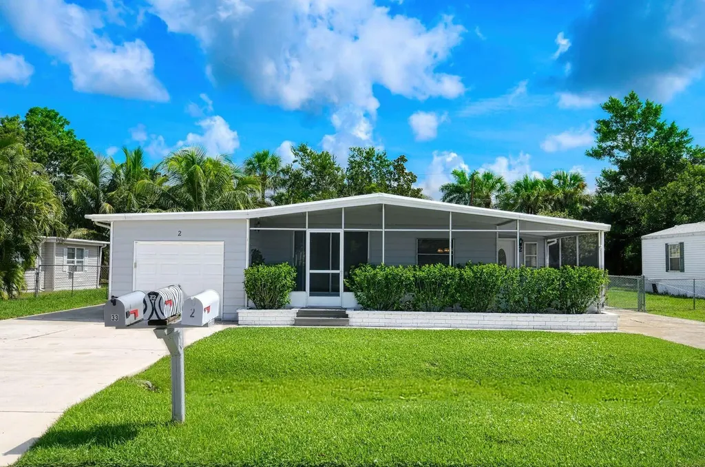 2 Sonderhen Drive Naples FL 34114