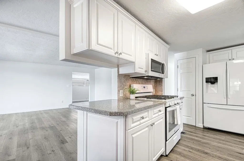 2 Sonderhen Drive Naples FL 34114