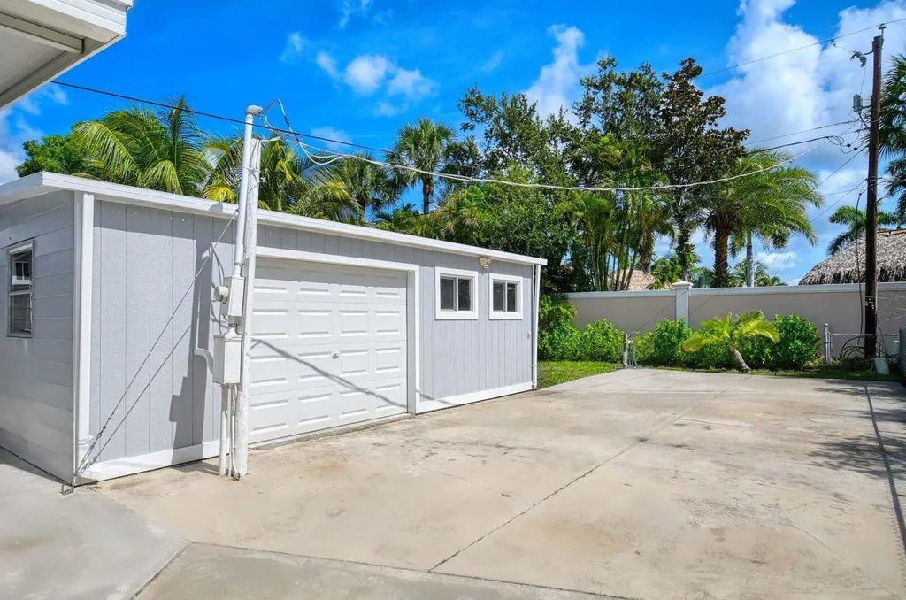 2 Sonderhen Drive Naples FL 34114