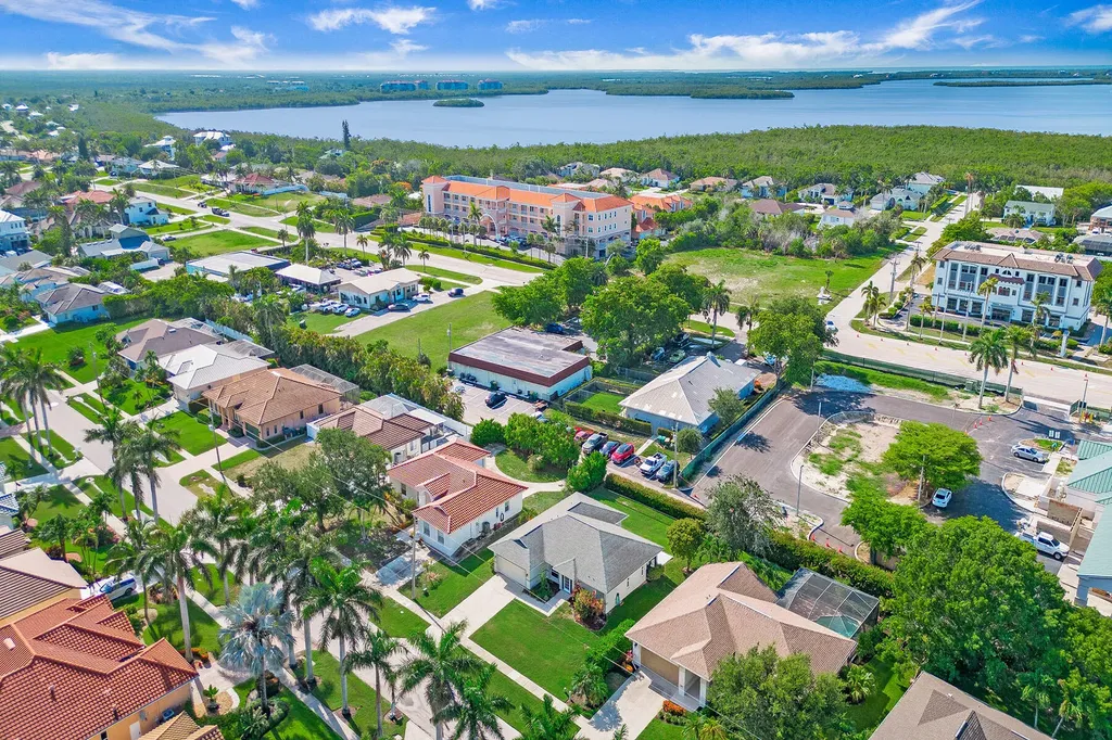 1825 N Bahama Avenue Marco Island FL 34145