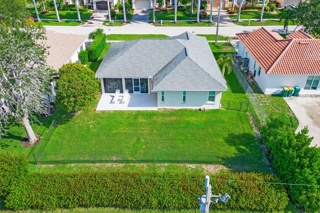 1825 N Bahama Avenue Marco Island FL 34145