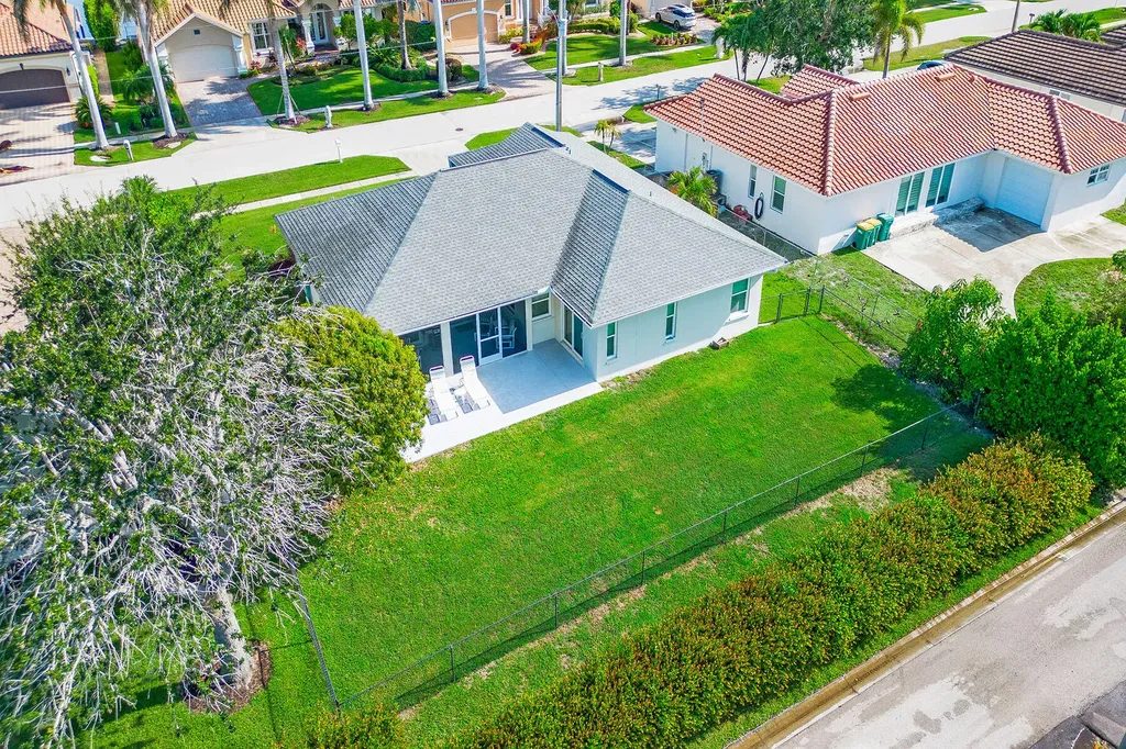 1825 N Bahama Avenue Marco Island FL 34145