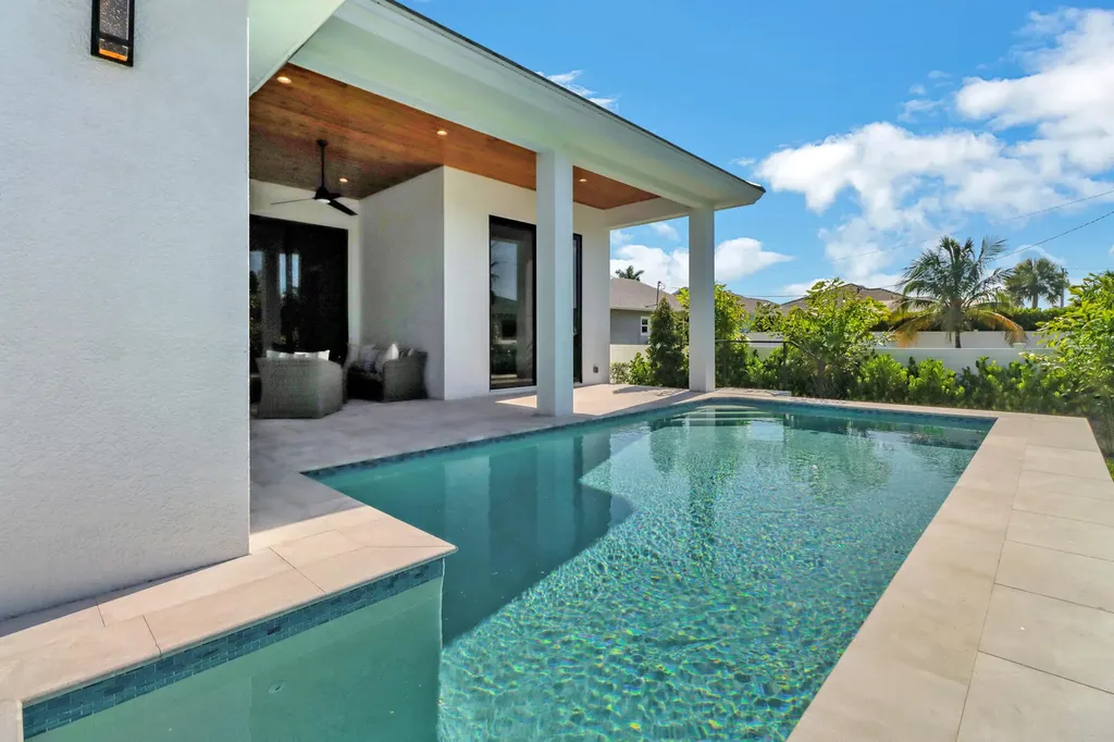 685 6th Avenue Marco Island FL 34145