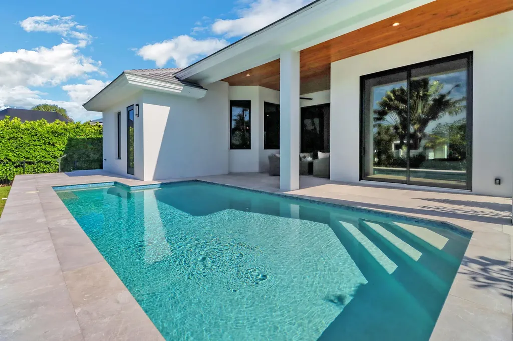 685 6th Avenue Marco Island FL 34145