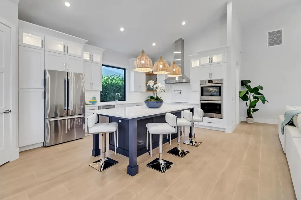 685 6th Avenue Marco Island FL 34145