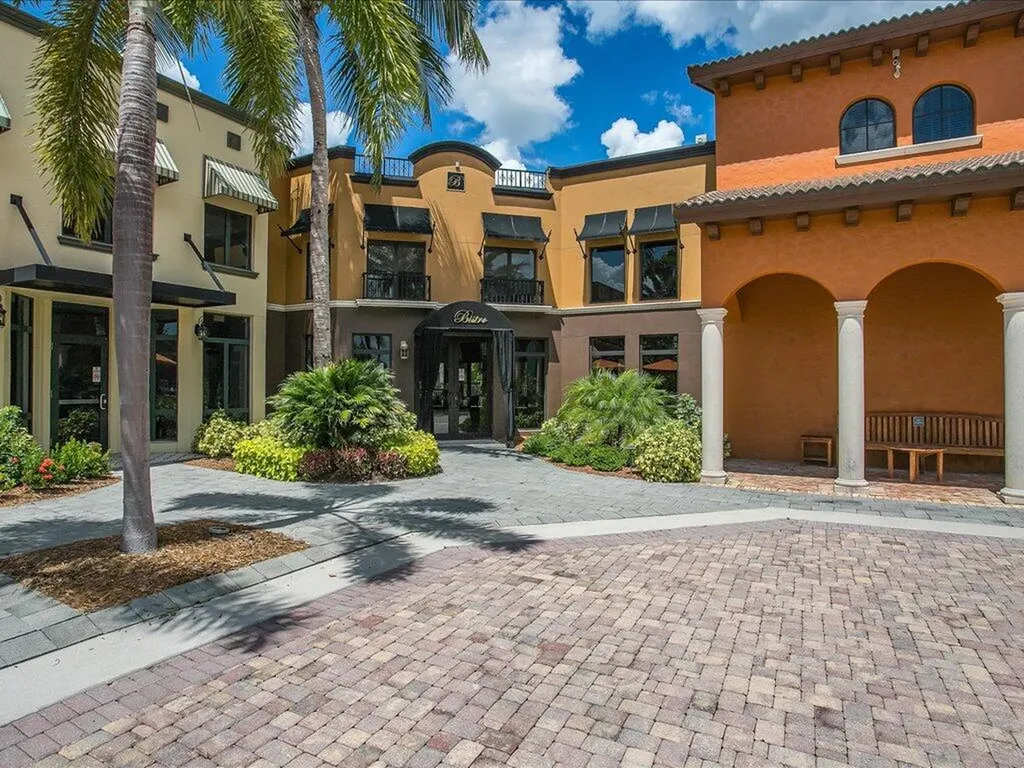 9098 Capistrano S Naples FL 34113