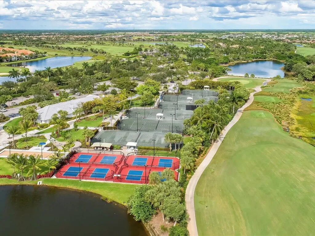 4655 Hawks Nest Way Naples FL 34114