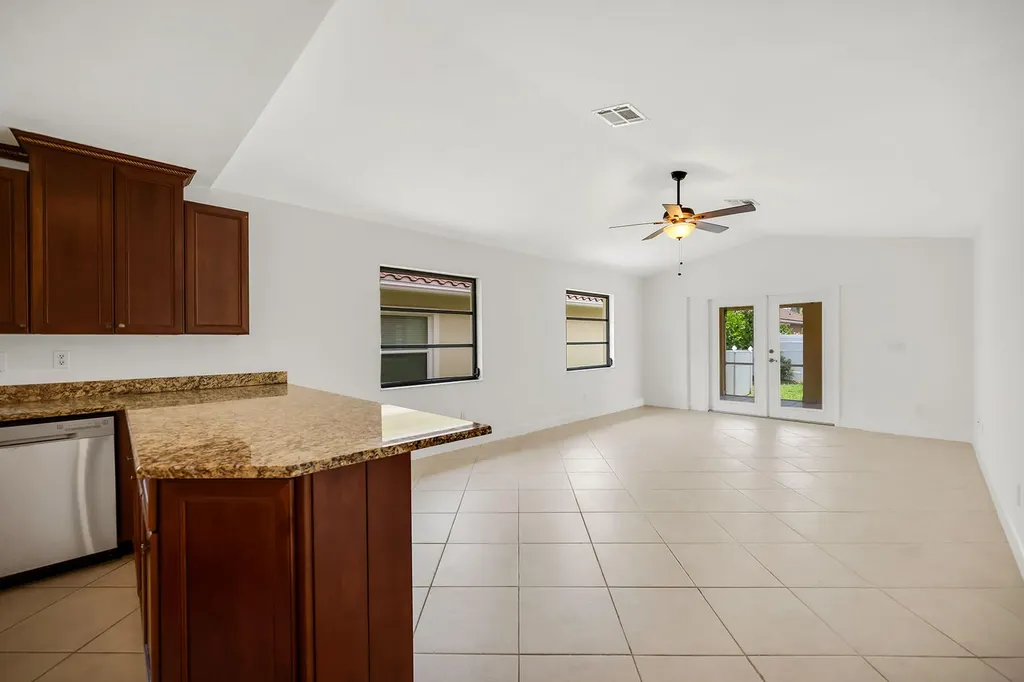 519 99th Avenue N Naples FL 34108