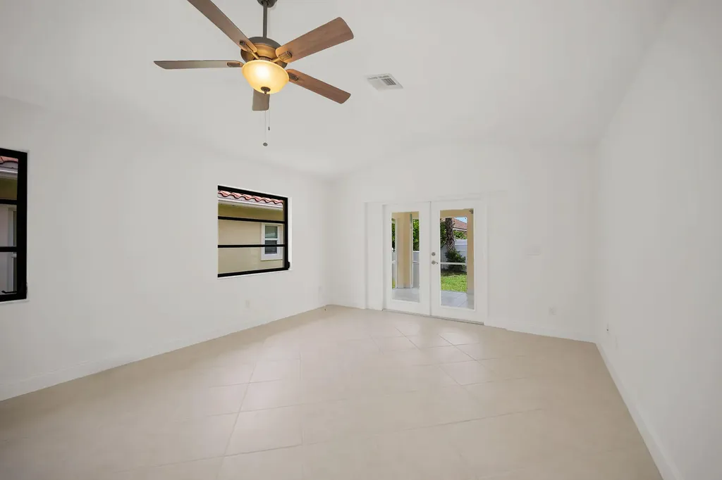 519 99th Avenue N Naples FL 34108