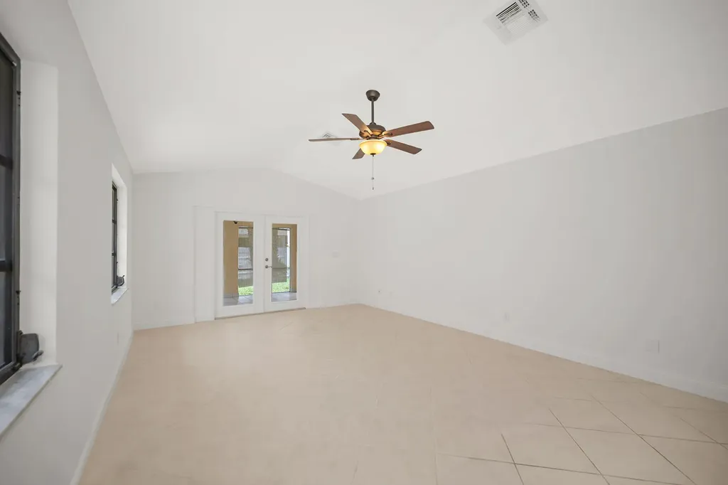 519 99th Avenue N Naples FL 34108