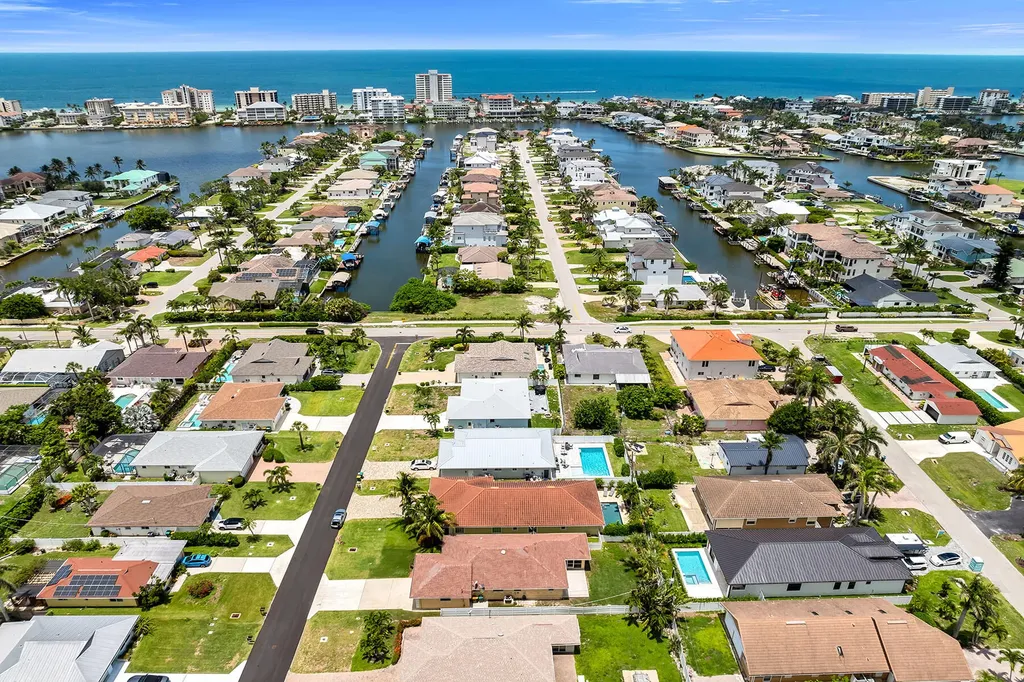 519 99th Avenue N Naples FL 34108