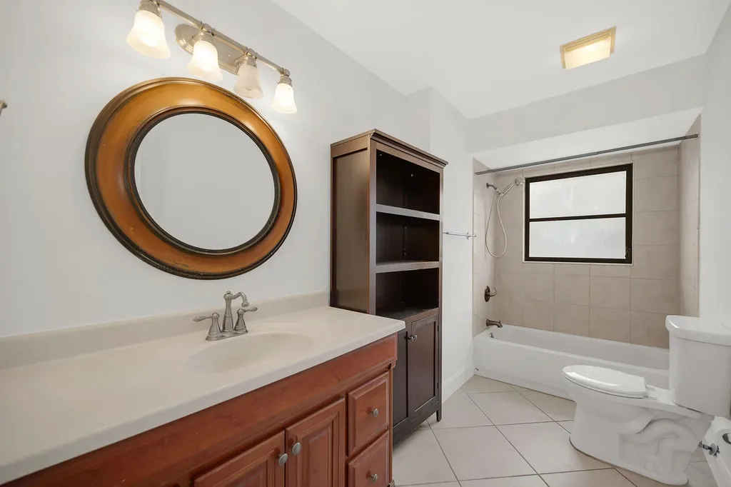 519 99th Avenue N Naples FL 34108