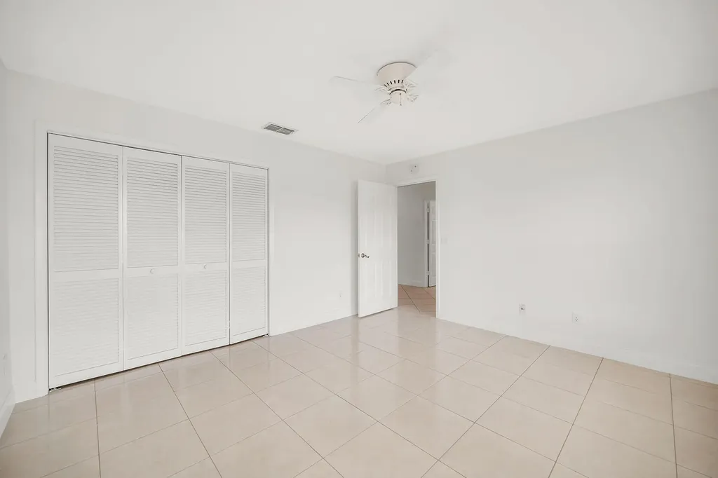 519 99th Avenue N Naples FL 34108