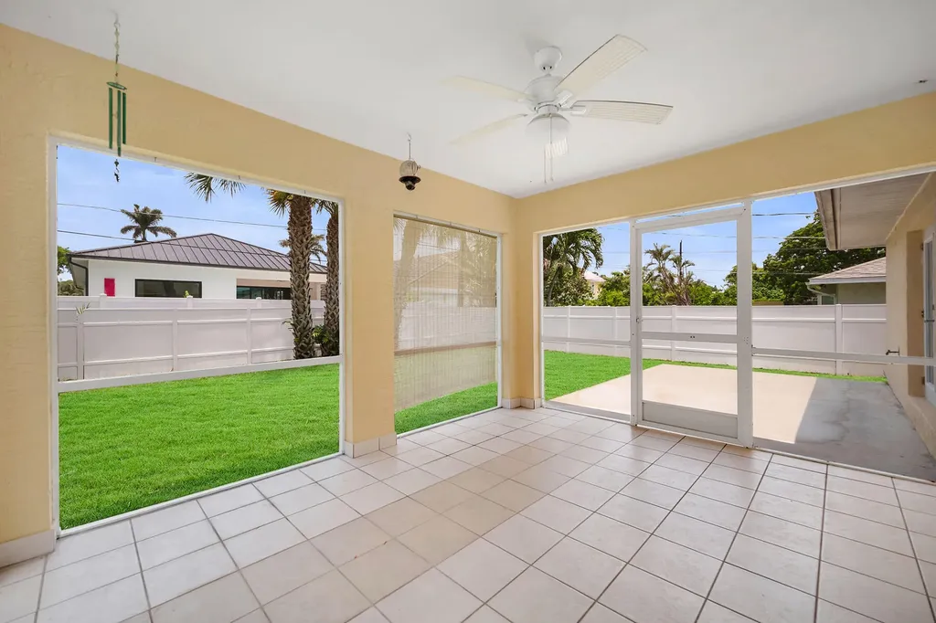 519 99th Avenue N Naples FL 34108