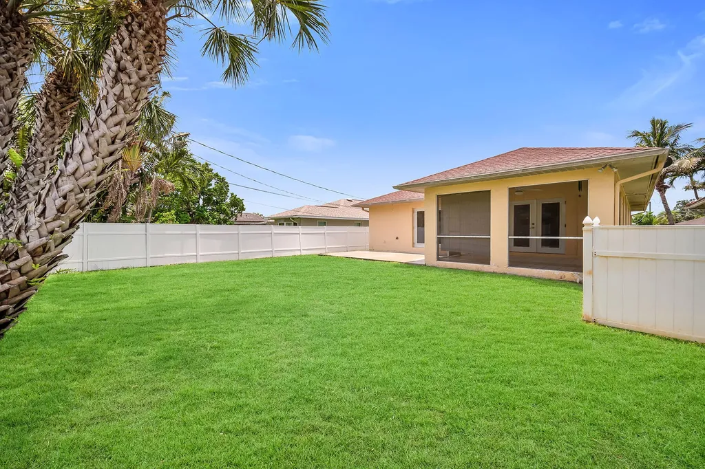 519 99th Avenue N Naples FL 34108