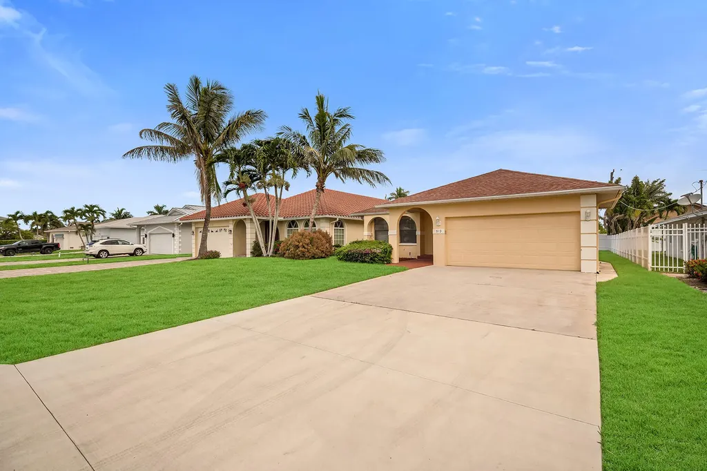 519 99th Avenue N Naples FL 34108