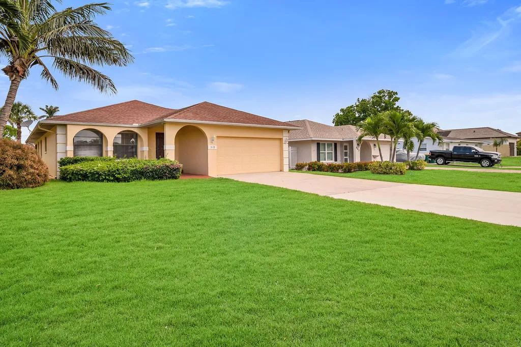 519 99th Avenue N Naples FL 34108