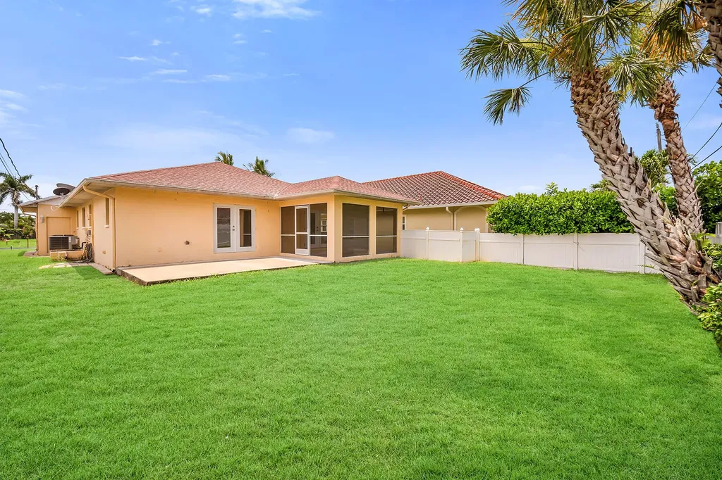 519 99th Avenue N Naples FL 34108