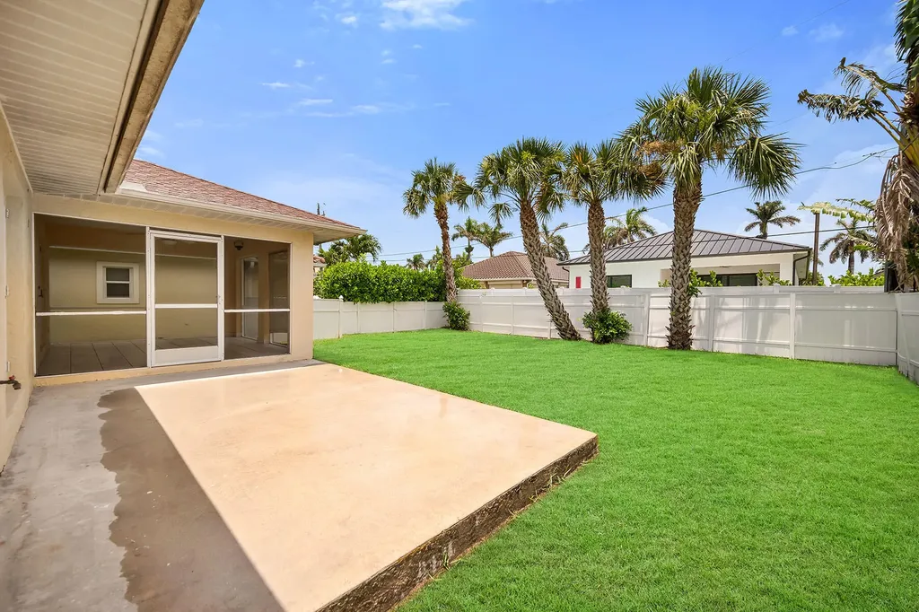 519 99th Avenue N Naples FL 34108