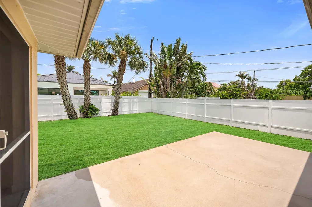 519 99th Avenue N Naples FL 34108