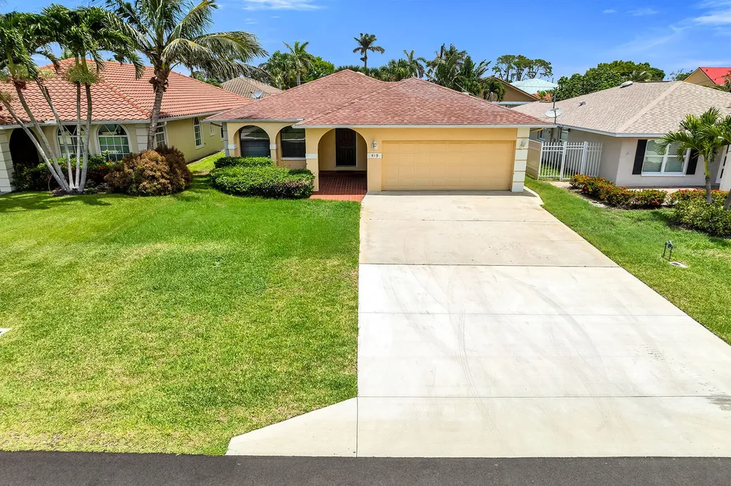 519 99th Avenue N Naples FL 34108