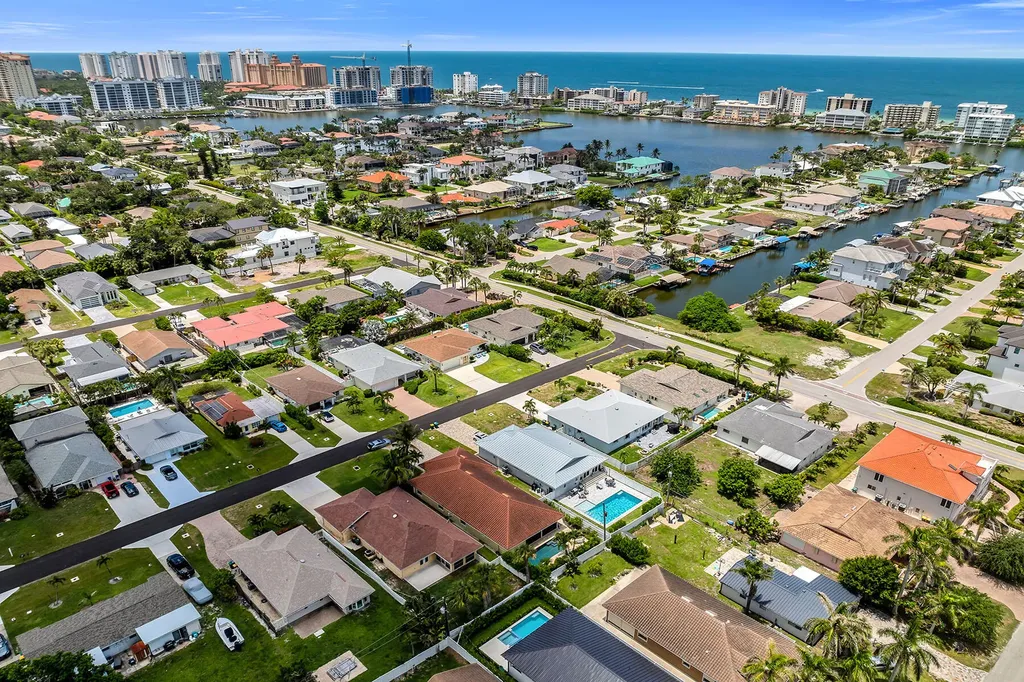 519 99th Avenue N Naples FL 34108