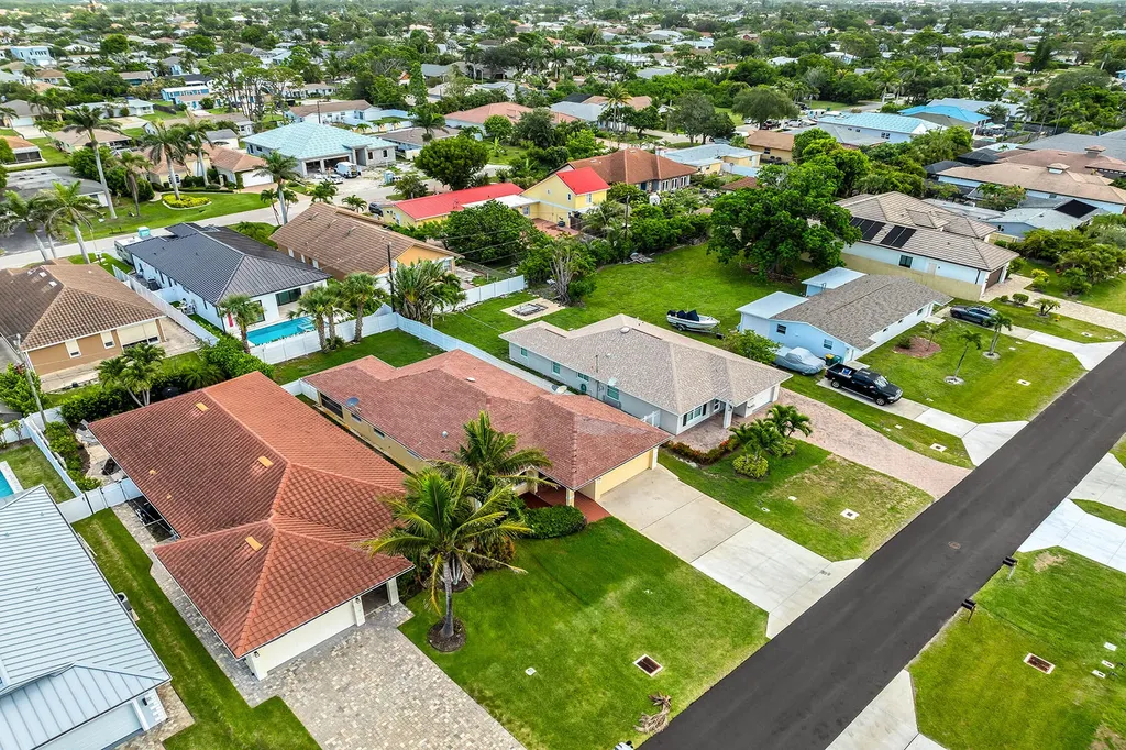 519 99th Avenue N Naples FL 34108