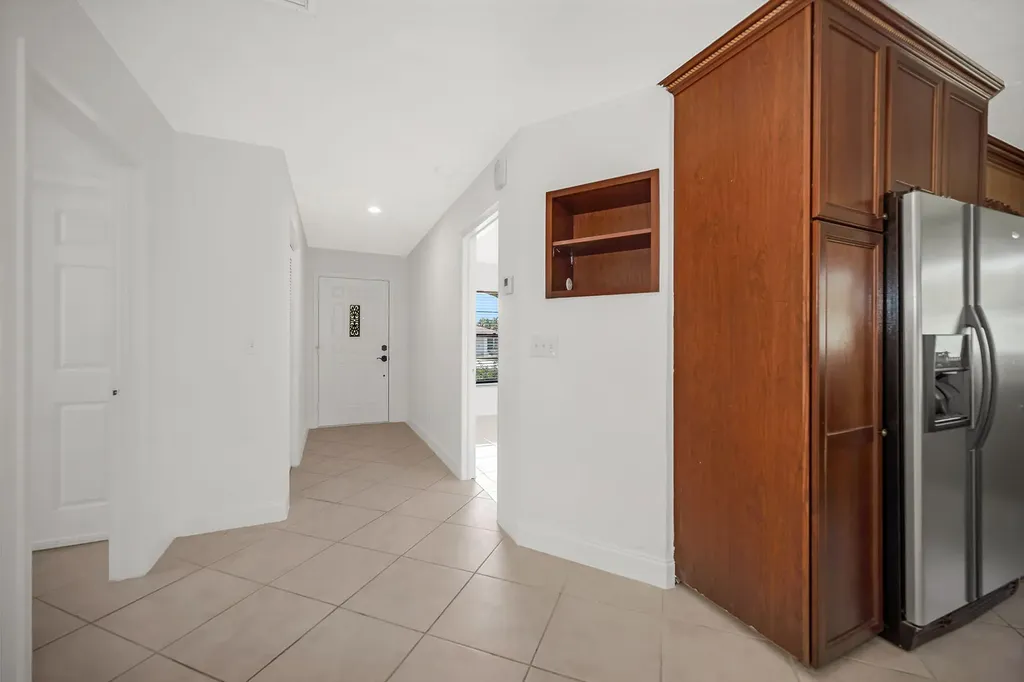 519 99th Avenue N Naples FL 34108