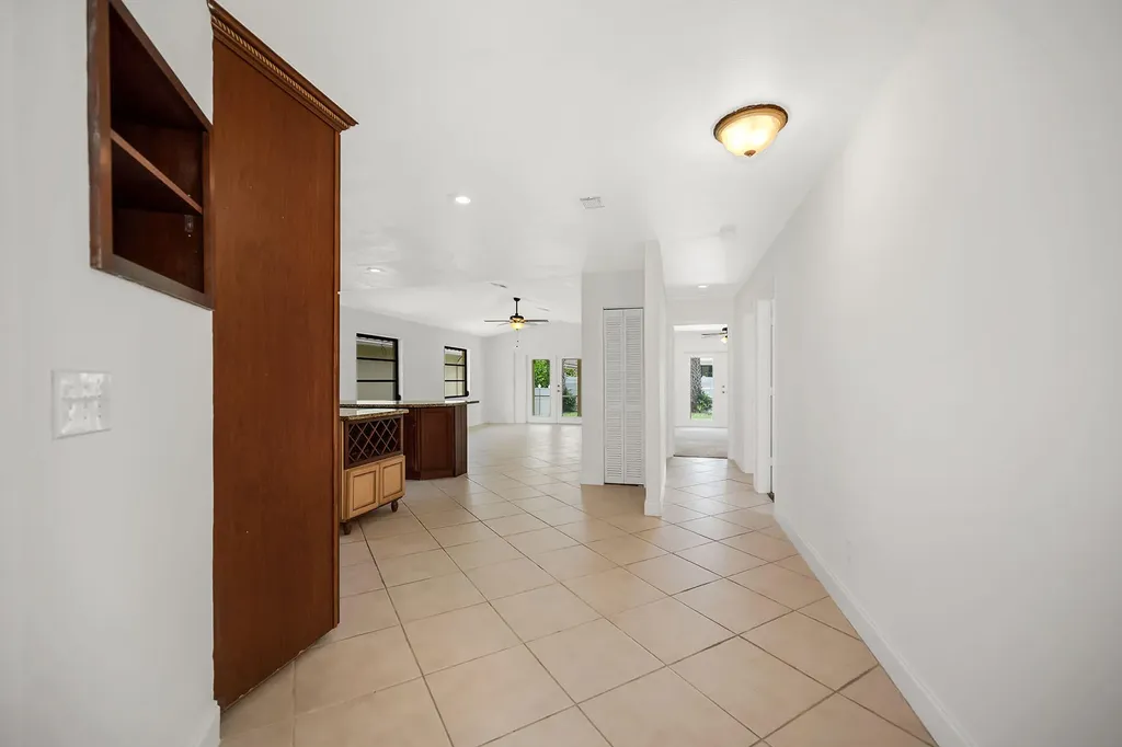 519 99th Avenue N Naples FL 34108