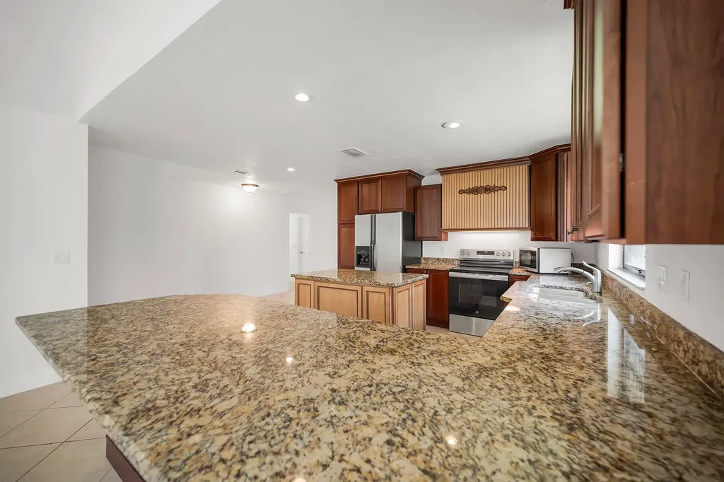 519 99th Avenue N Naples FL 34108