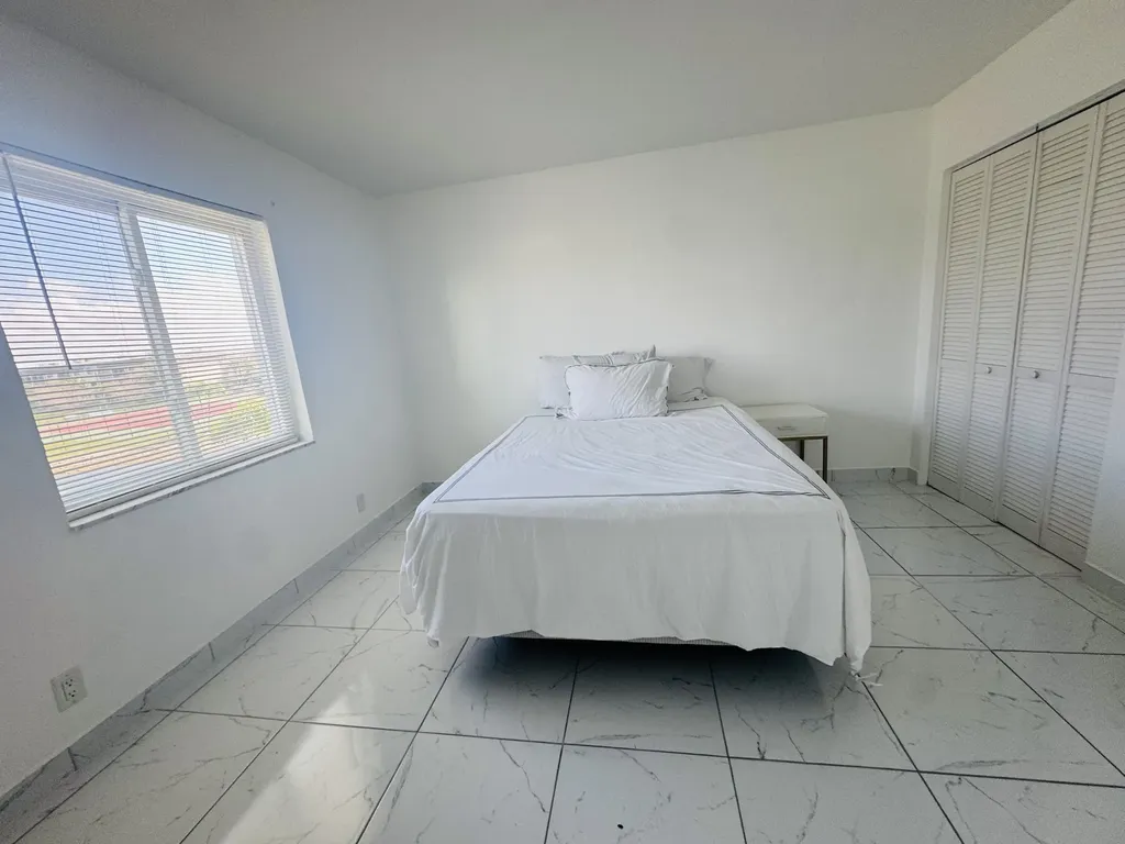 1000 Manatee Road Naples FL 34114