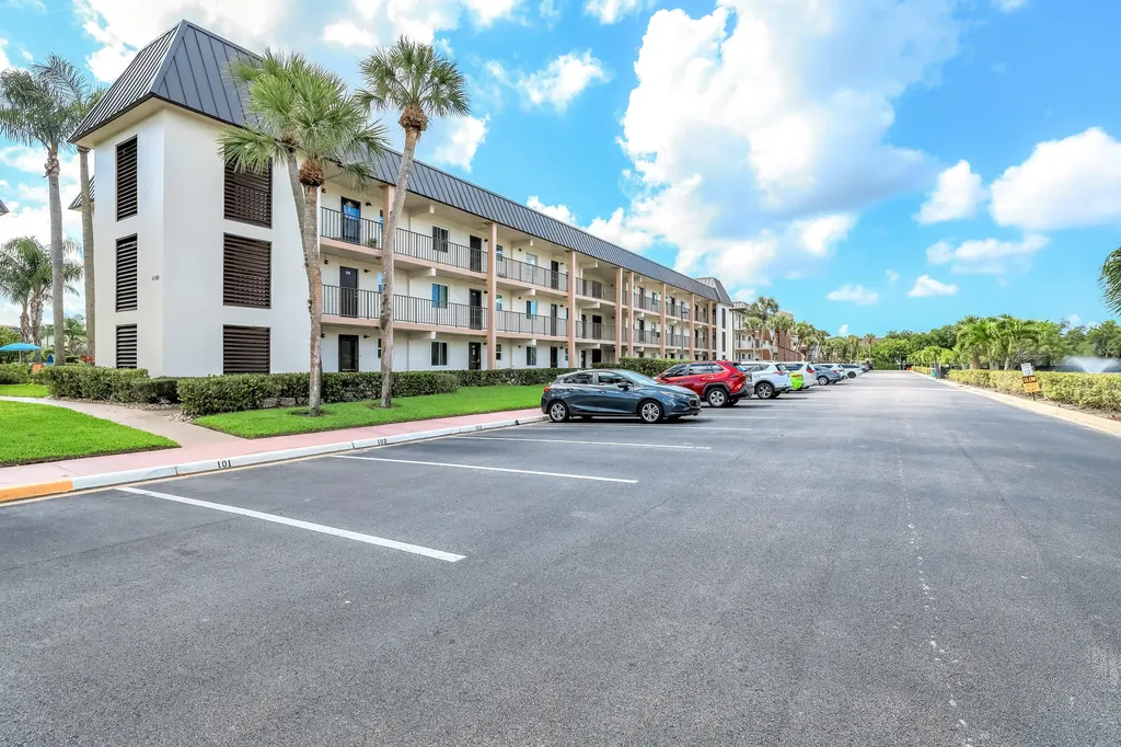 1000 Manatee Road Naples FL 34114