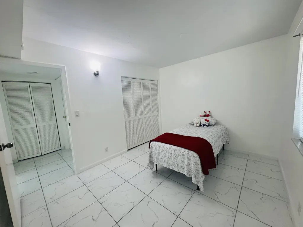 1000 Manatee Road Naples FL 34114