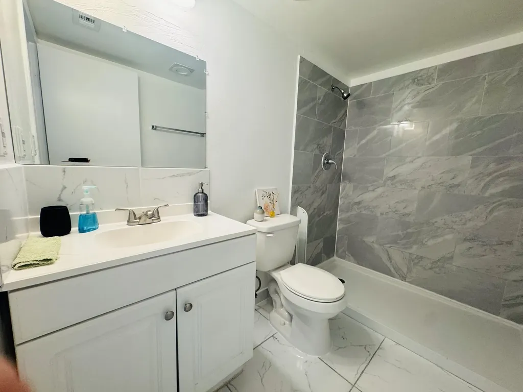 1000 Manatee Road Naples FL 34114