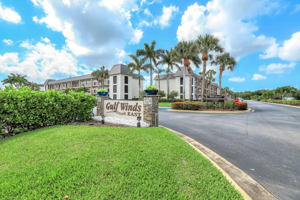 1000 Manatee Road Naples FL 34114