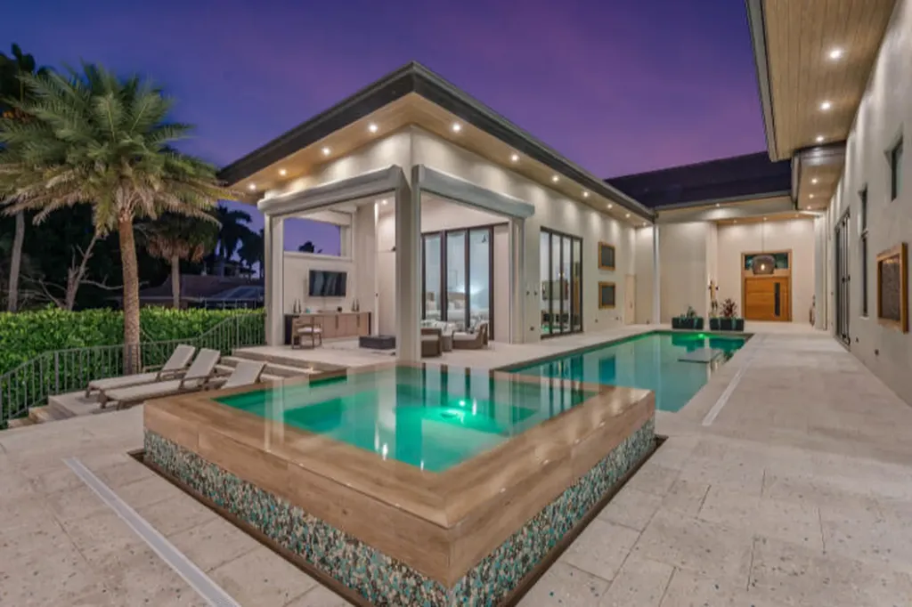 517 N Barfield Drive Marco Island FL 34145