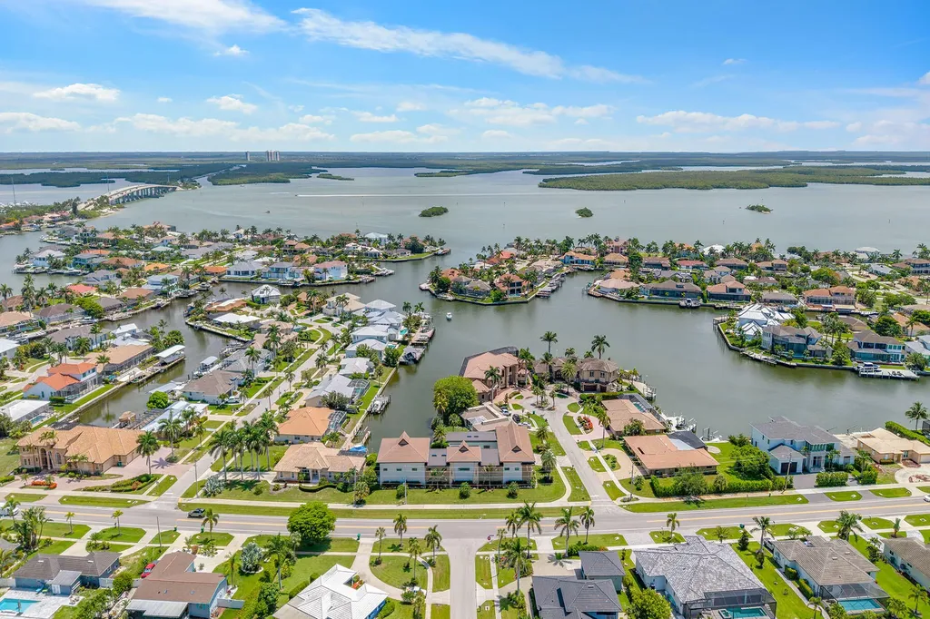 517 N Barfield Drive Marco Island FL 34145