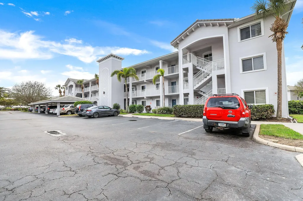 7822 Great Heron Way Naples FL 34104